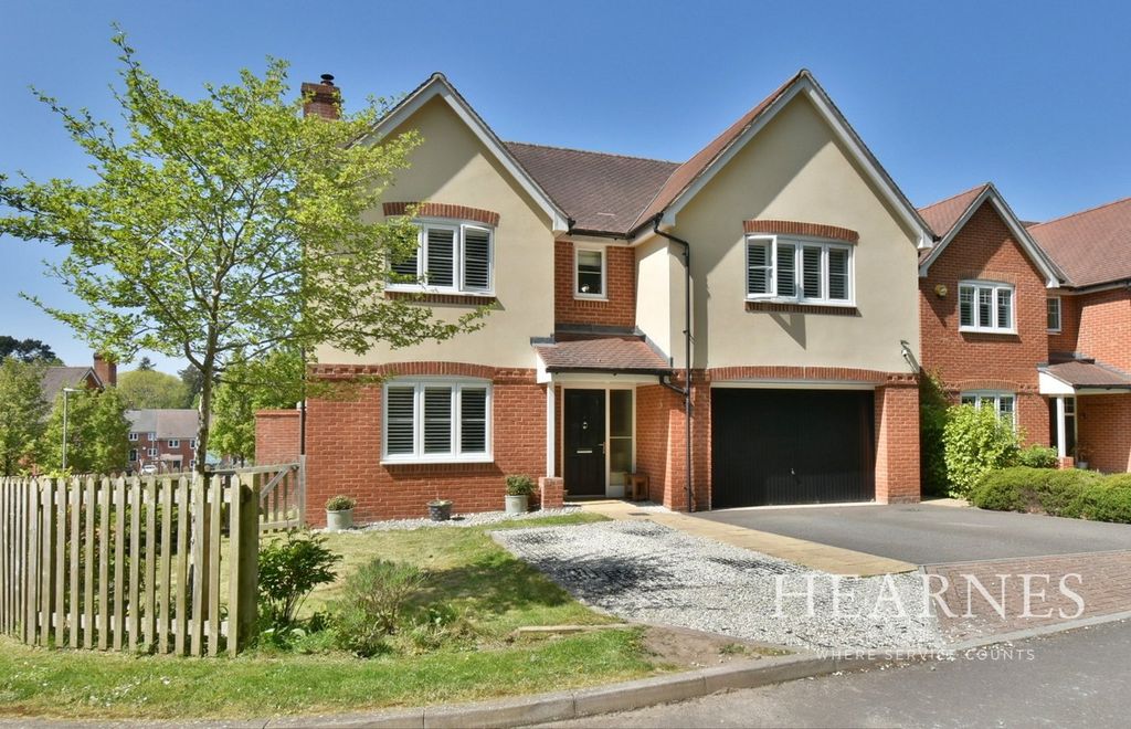 Property photo 1 of 32