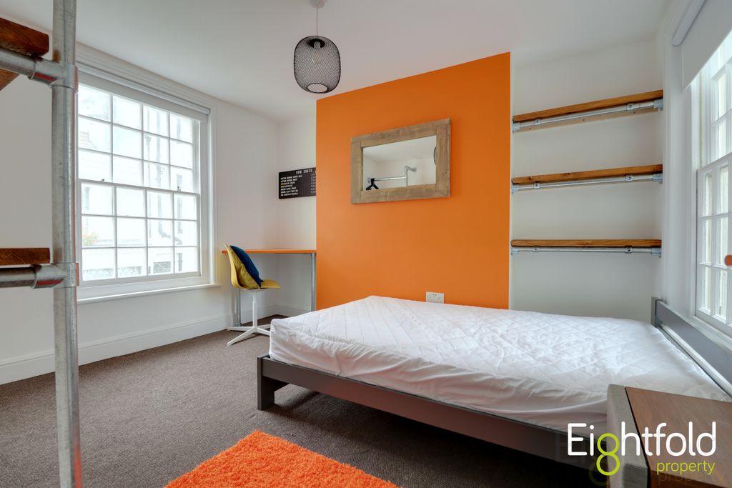 Property photo 2 of 24 Image