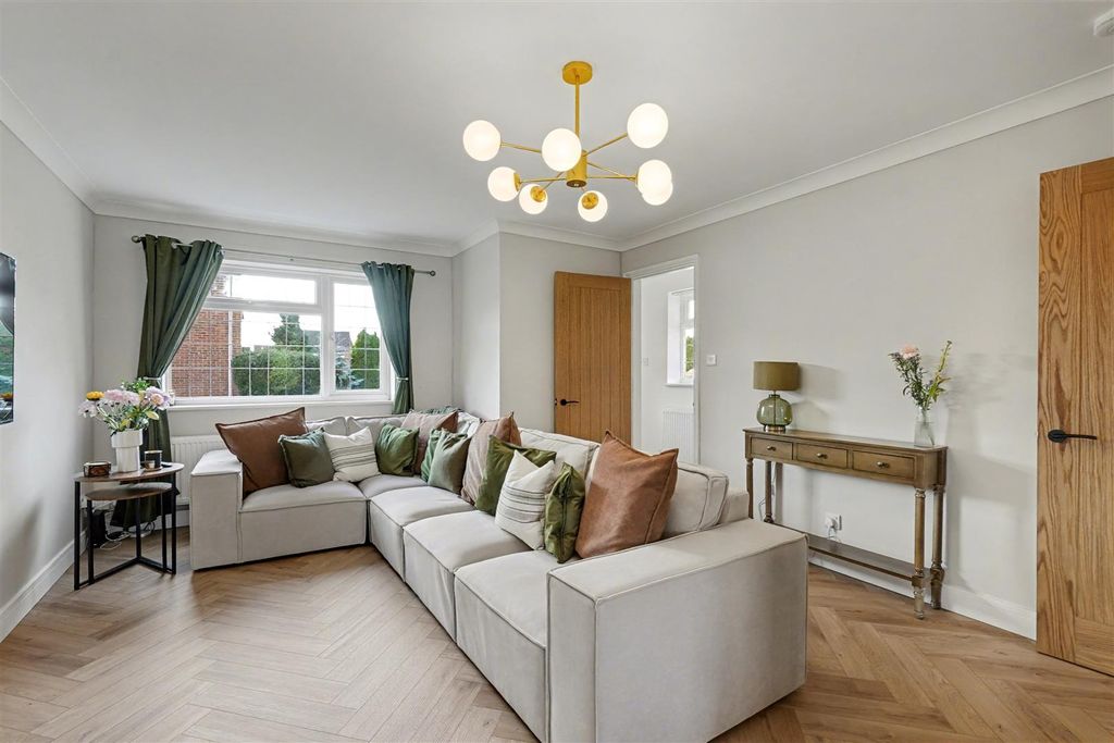 Property photo 3 of 18