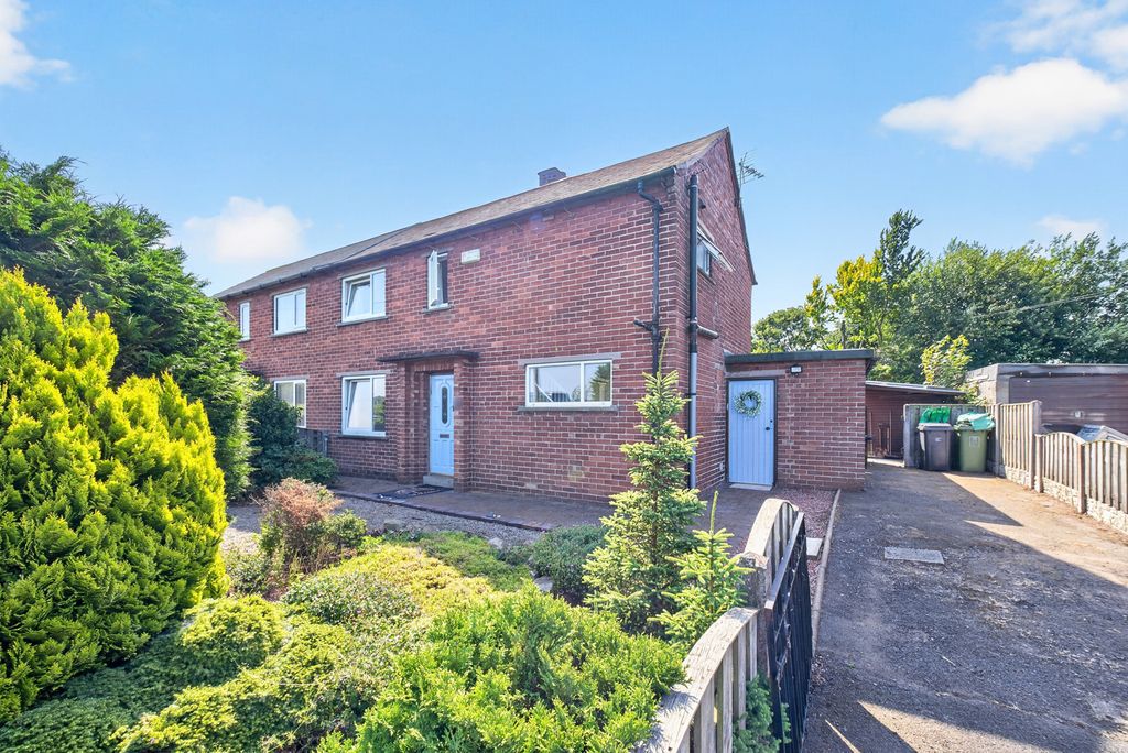 Property photo 1 of 16 External