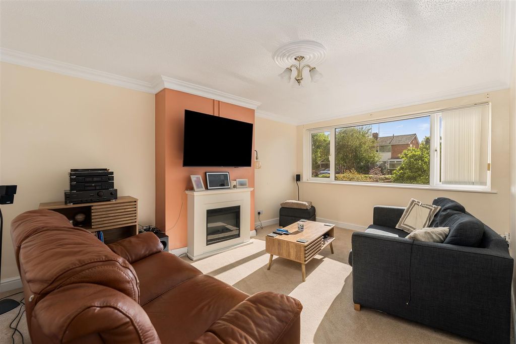 Property photo 3 of 14 50 Brantwood Rise, Banbury-5.Jpg