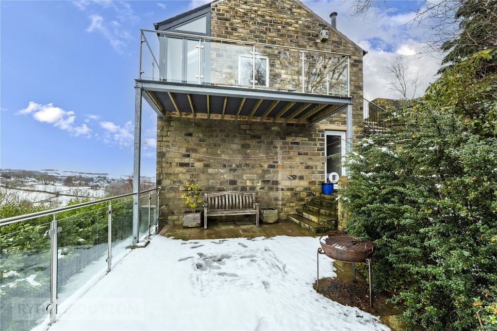 Property photo 2 of 26 Garden