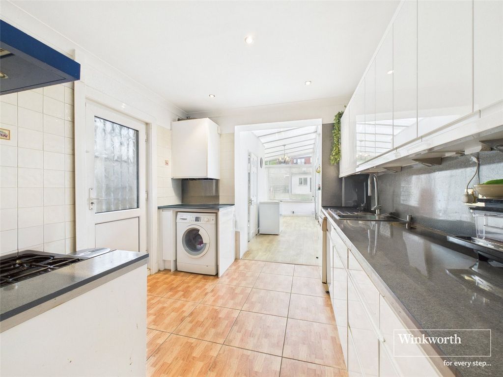 Property photo 3 of 16 Kitchen