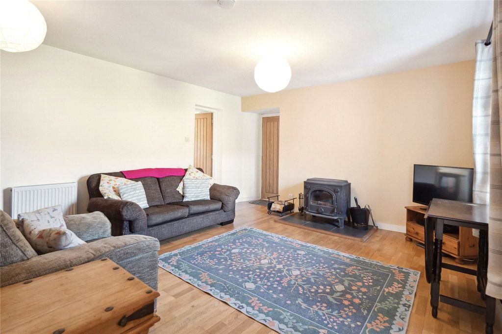 Property photo 2 of 12 Picture No. 21