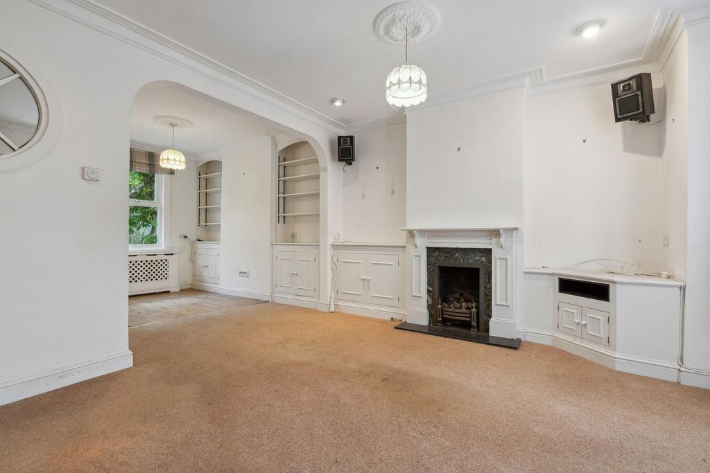Property photo 3 of 15 61 Leyton Road Sw19 003.Jpg