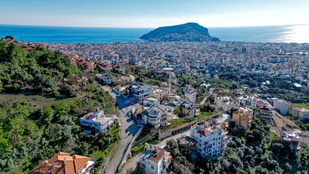 Property photo 3 of 25 Exceptional Alanya Property For Sale In Tepe - Prime Location On The Hillside