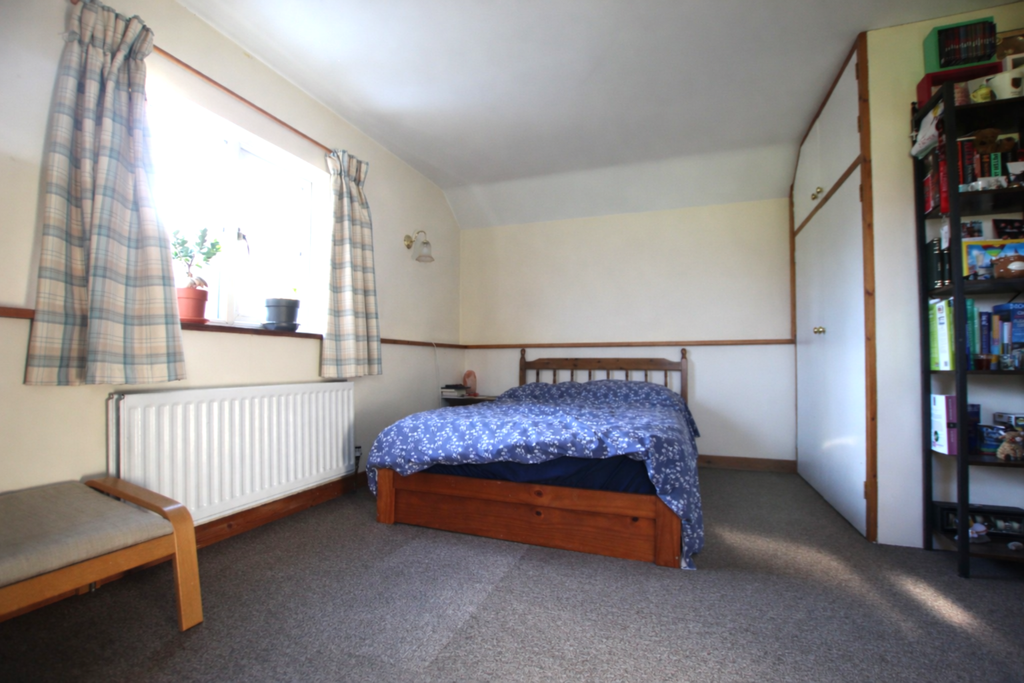 Property photo 3 of 5 Bedroom.Png