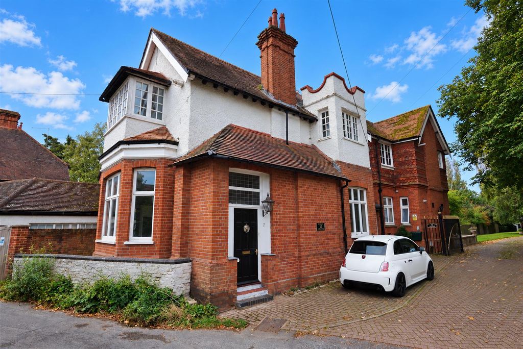 Property photo 1 of 7