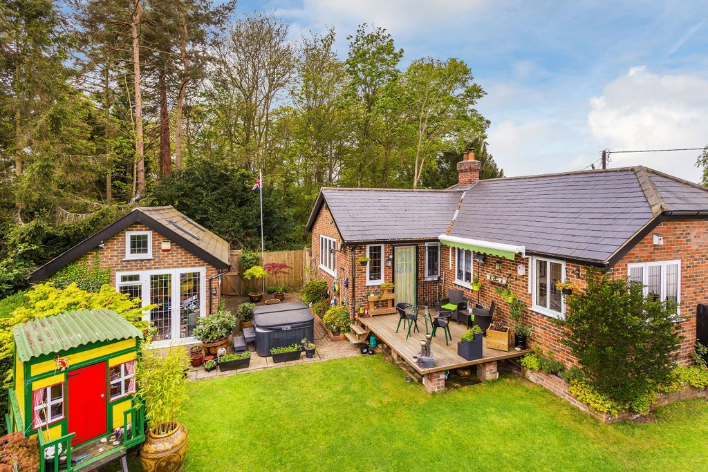 Property photo 1 of 27 4
