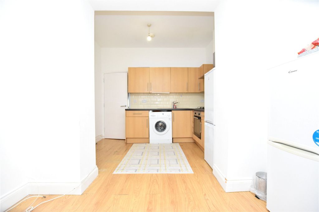 Property photo 2 of 8 Picture No. 13