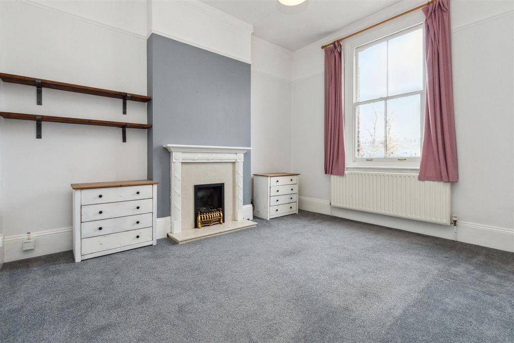 Property photo 2 of 9 49B Longley Road Sw17 Reception 1.Jpg
