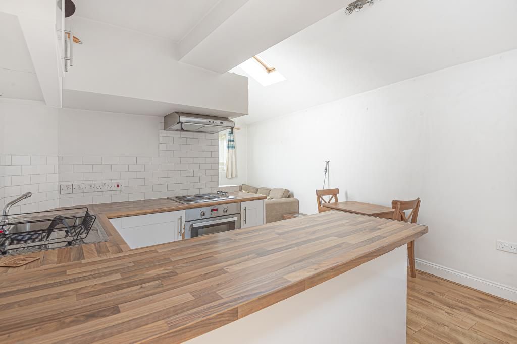 Property photo 3 of 10 Kitchen