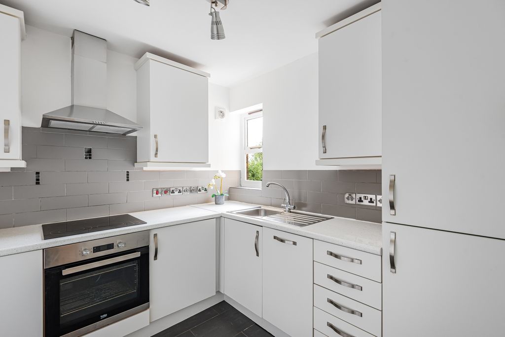 Property photo 3 of 15 Kitchen