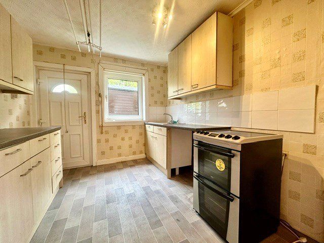 Property photo 3 of 9 Kitchen