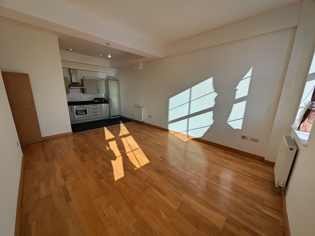 Property photo 3 of 8 Photo 2