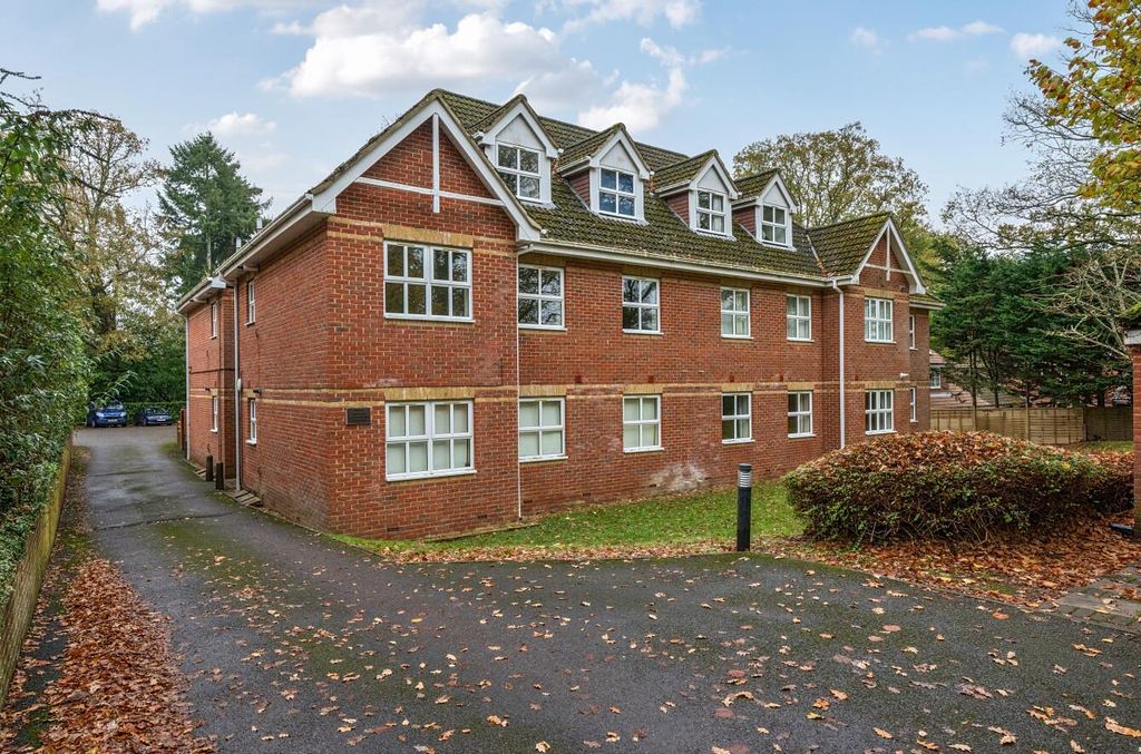 Property photo 1 of 15 1385991-13-6928229d2Ab0E.Jpg