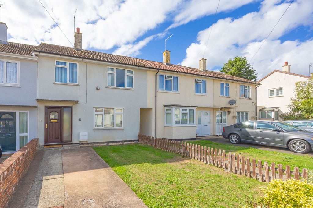 Property photo 1 of 13 Ewemove Taunton Fairfield Road (7)