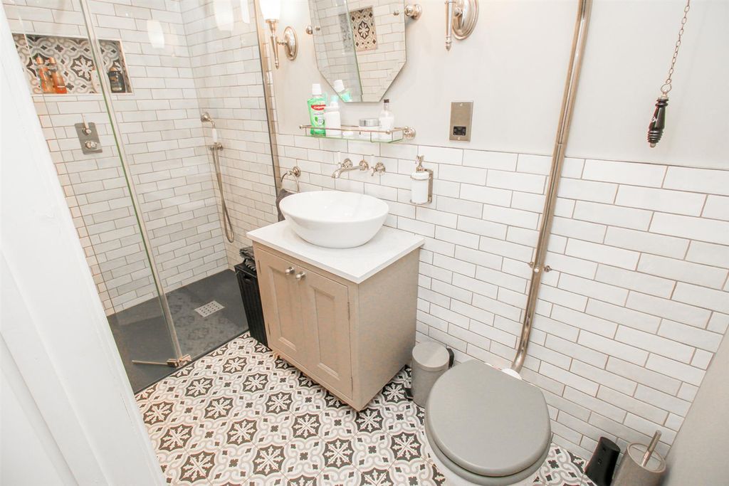 Property photo 3 of 25