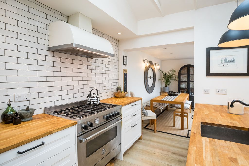 Property photo 3 of 31 Photo #3