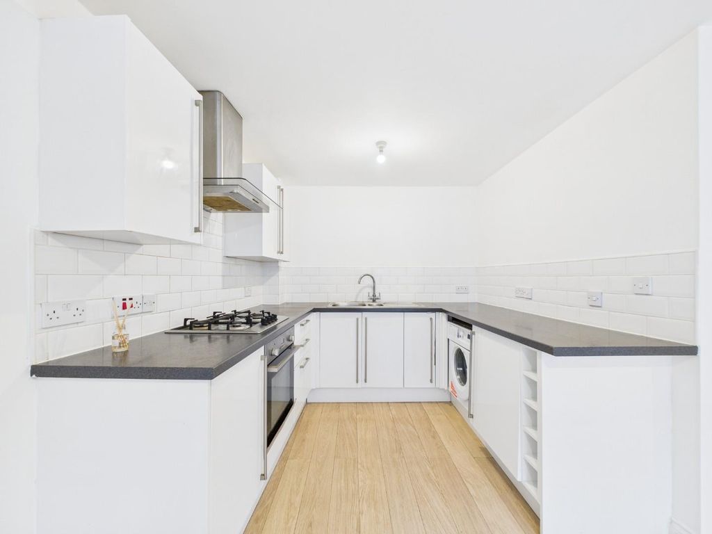 Property photo 3 of 15 Cam01530G0-Pr0365-Still011.Jpg