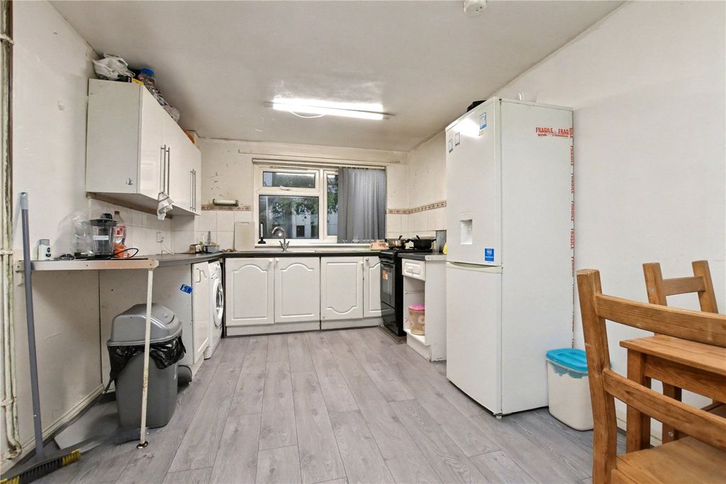 Property photo 3 of 8 Picture 3