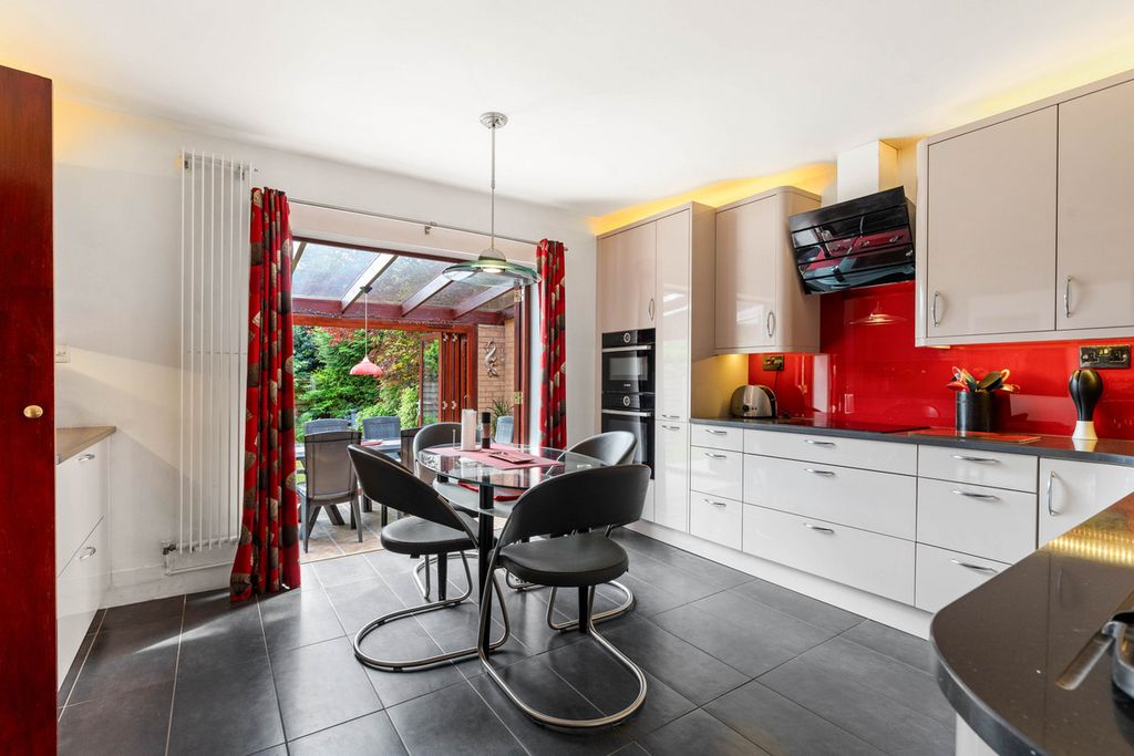 Property photo 3 of 22