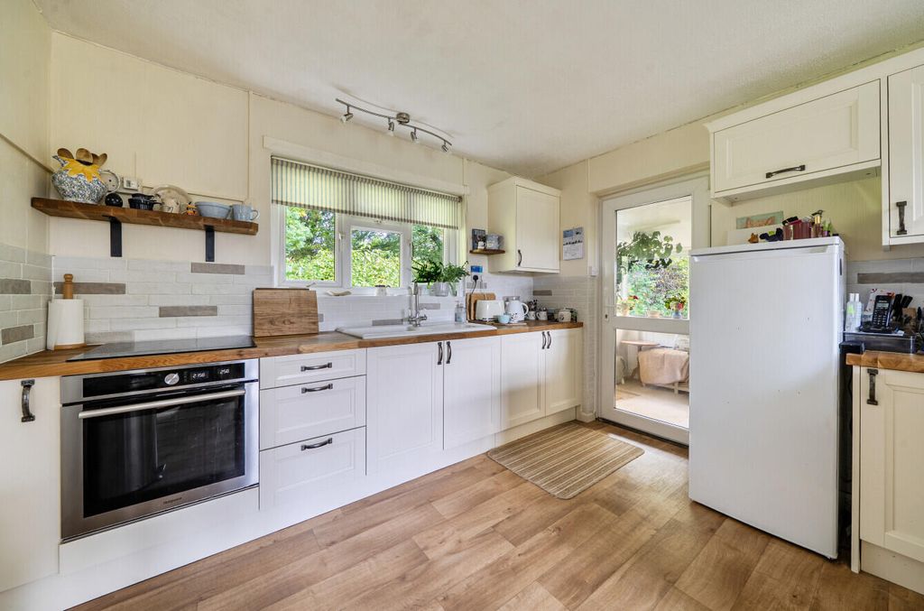 Property photo 2 of 22 Kitchen