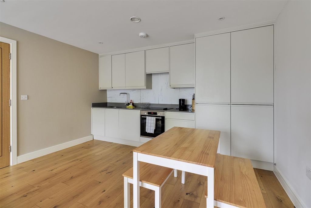 Property photo 3 of 18 Img (4).Jpg