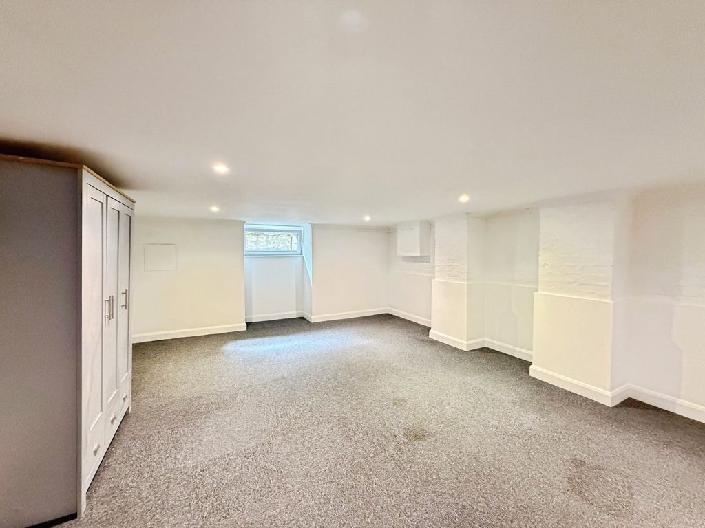 Property photo 2 of 12 Picture No. 02