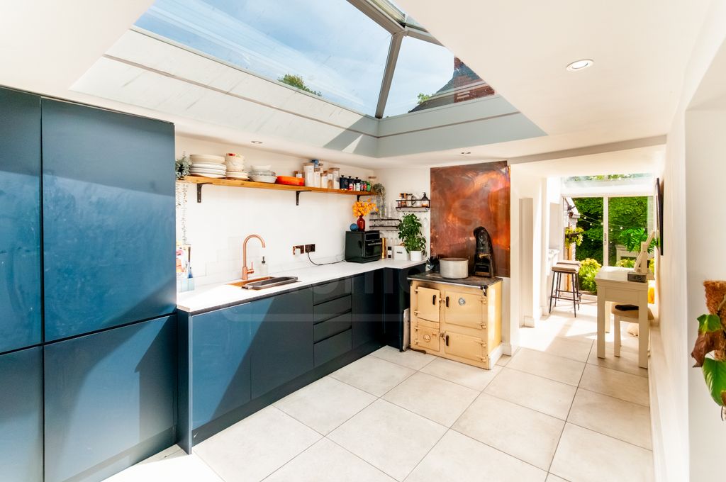 Property photo 3 of 30 Kitchen