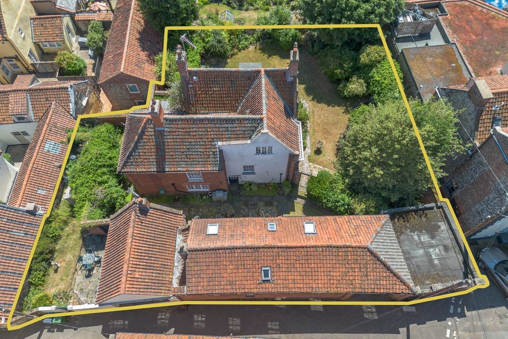 Property photo 1 of 19