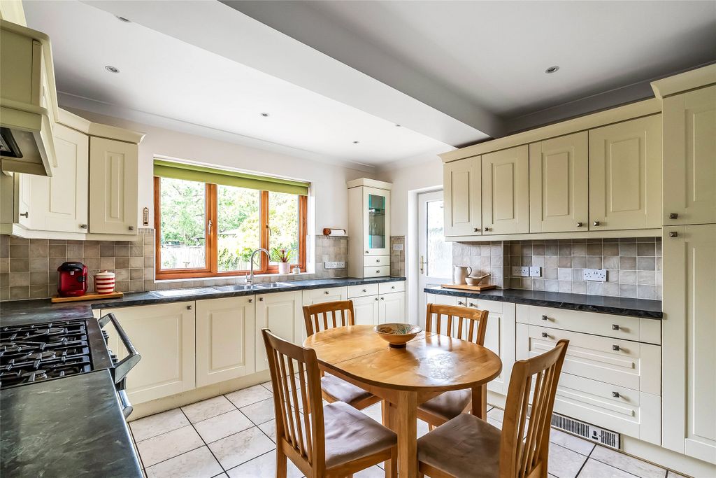 Property photo 3 of 14 Kitchen