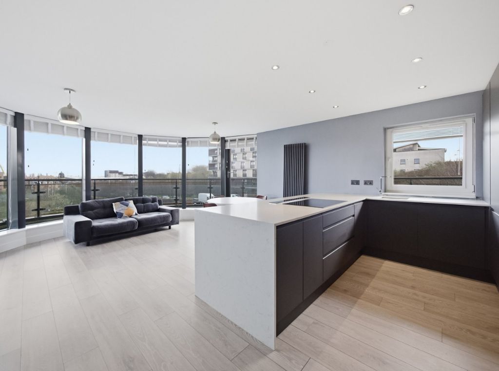 Property photo 2 of 24 Picture 2