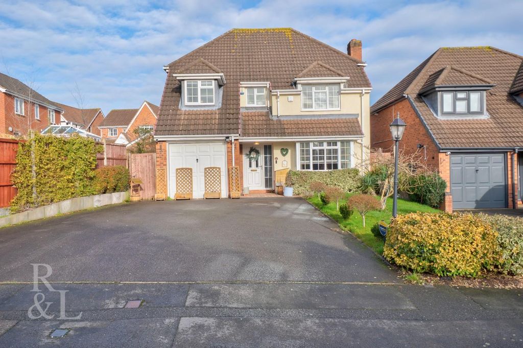 Property photo 1 of 27 46 Orchard Way (32).Jpg