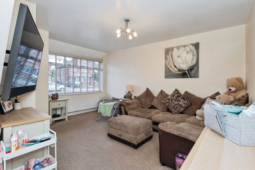 Property photo 2 of 17 Living Room