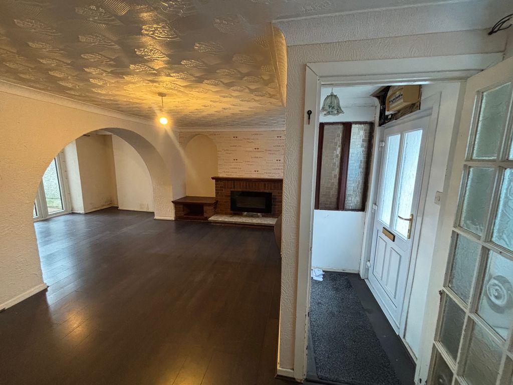 Property photo 3 of 18 Balcony