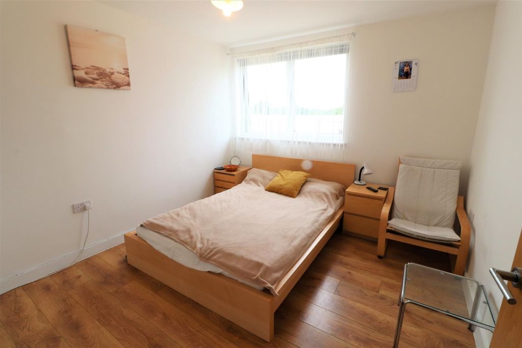 Property photo 2 of 6 Img_2913_Lge