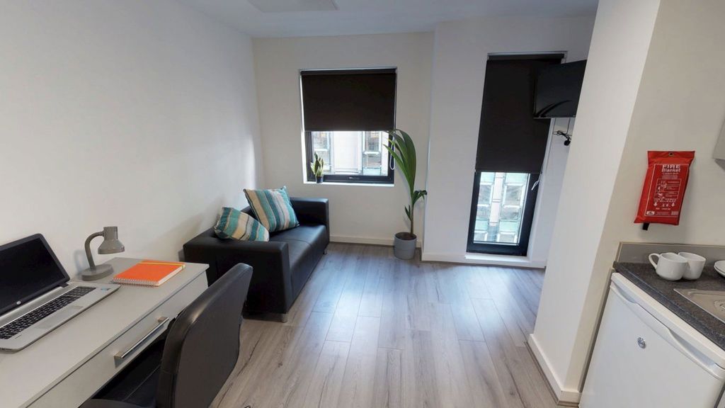 Property photo 2 of 5