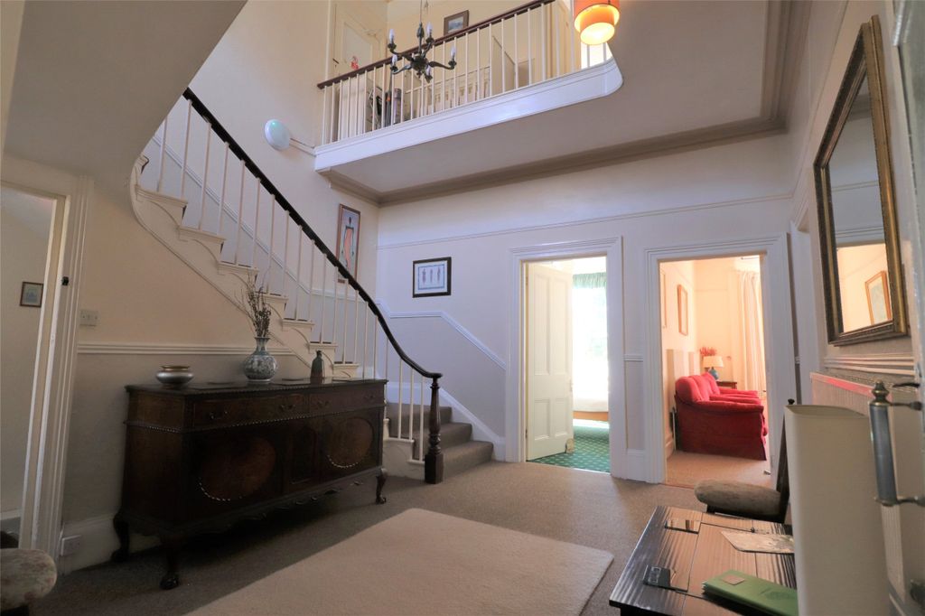 Property photo 2 of 29 Picture No. 04