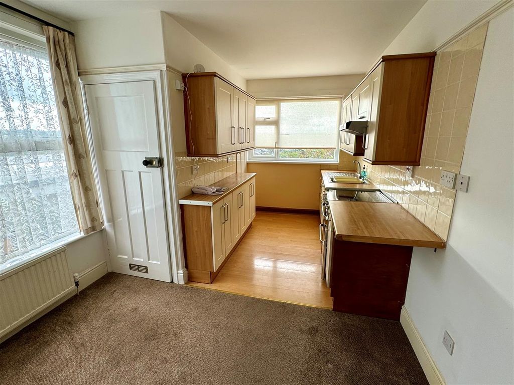 Property photo 3 of 9 12 Trenance Avenue Kitchen