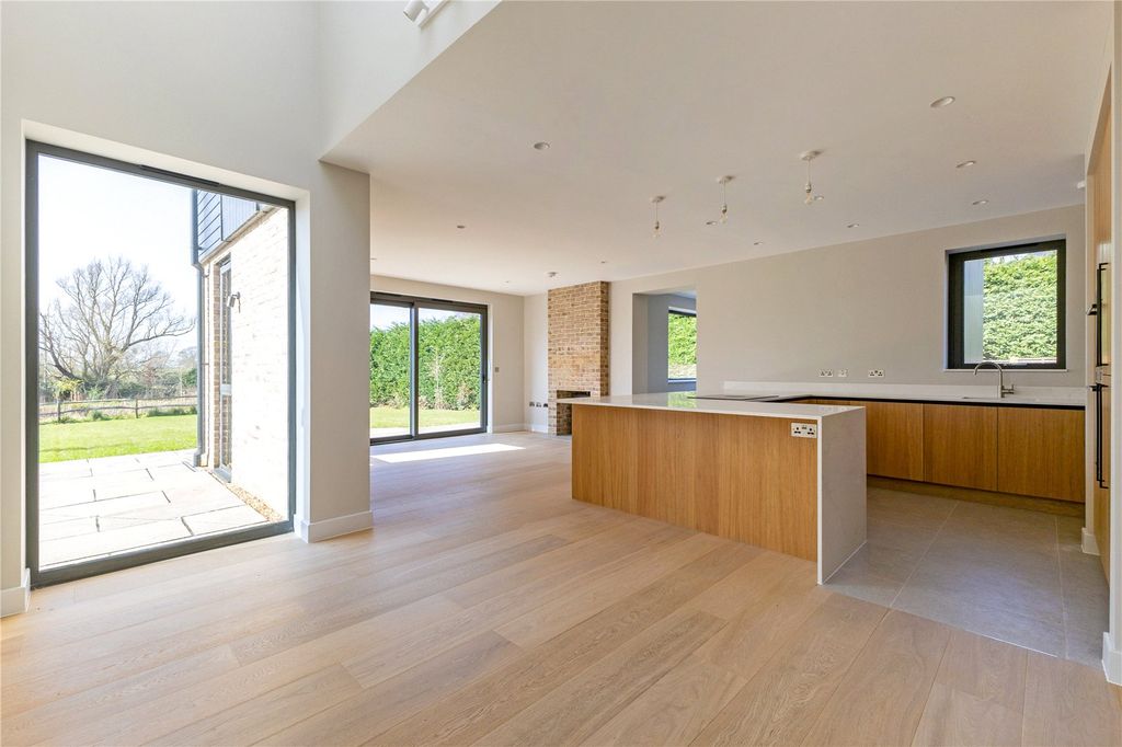 Property photo 2 of 14 Reception/Kitchen