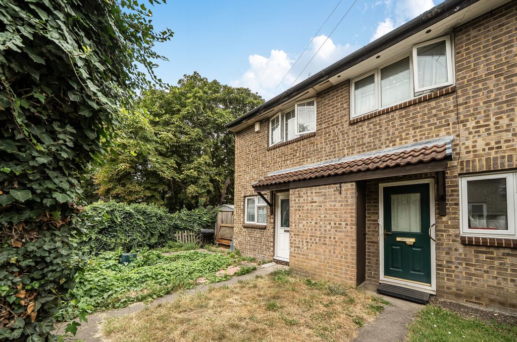 Property photo 1 of 16 External View
