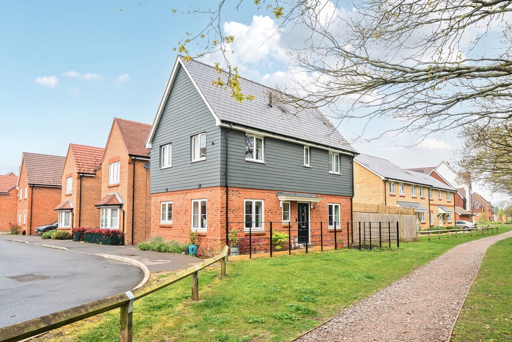 Property photo 1 of 16 1445958-2-69Df50F...