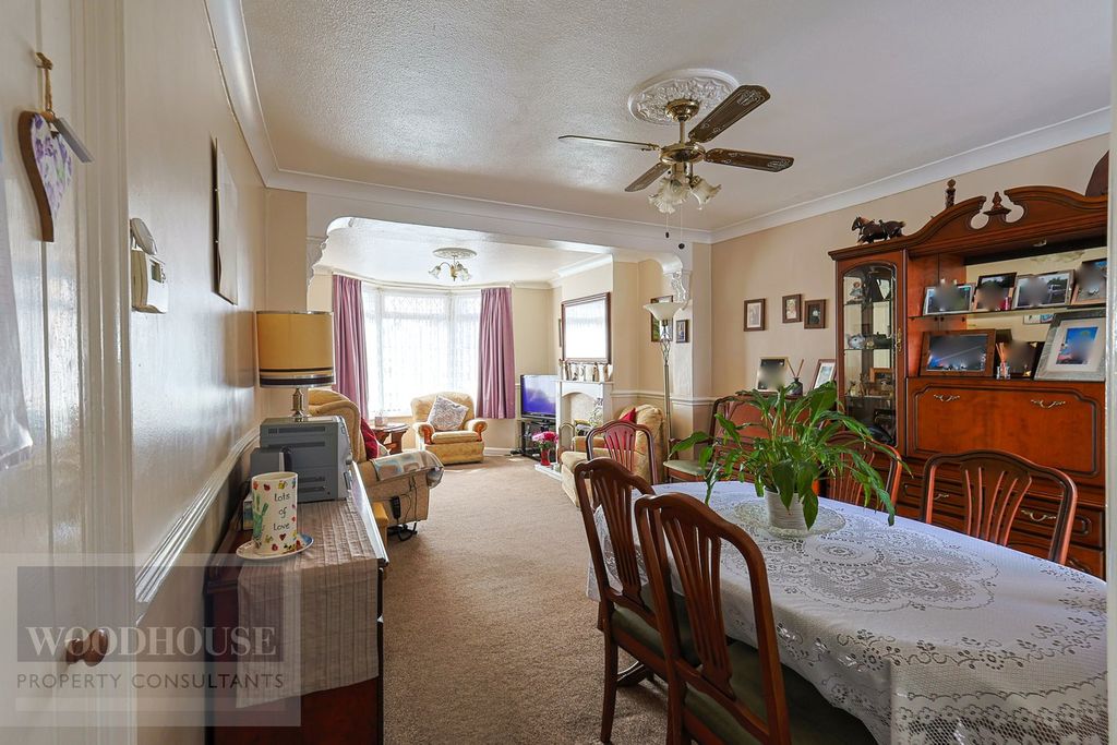 Property photo 2 of 29