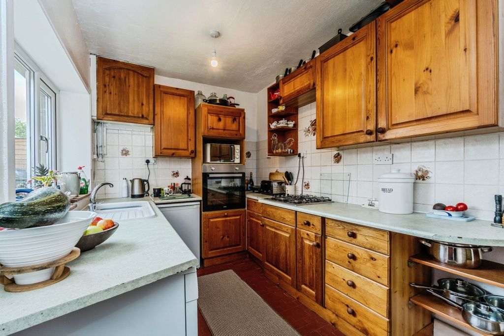 Property photo 2 of 14 Kitchen
