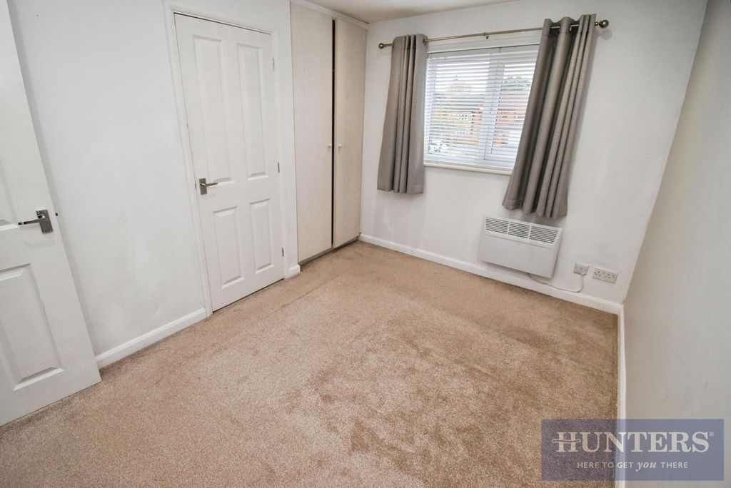 Property photo 3 of 10 Bedroom 1