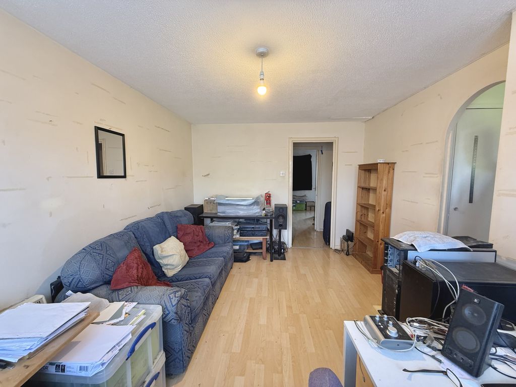 Property photo 3 of 8