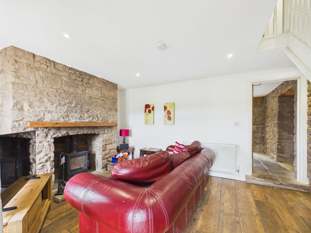 Property photo 3 of 27