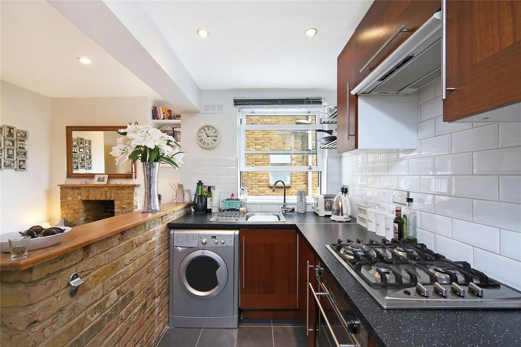 Property photo 2 of 6