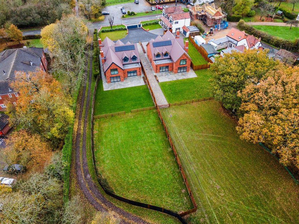 Property photo 2 of 24 Oakley House_5.Jpg